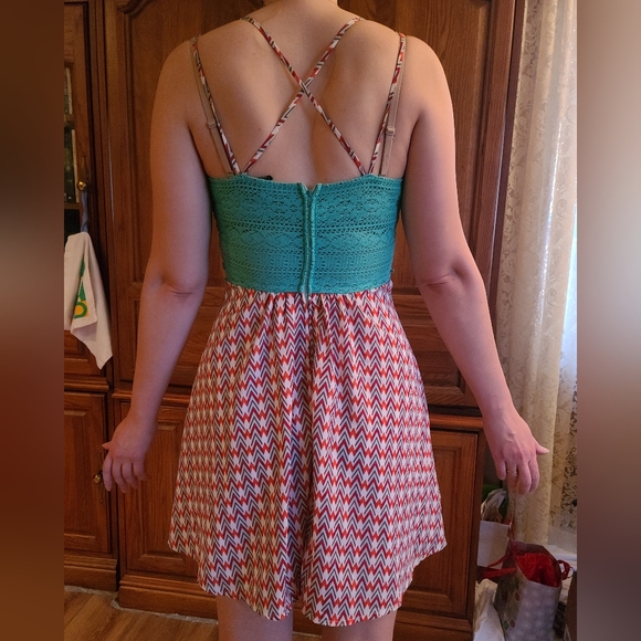 Teeze Me Zig Zag Strappy Dress Juniors Size 9 - Picture 2 of 3